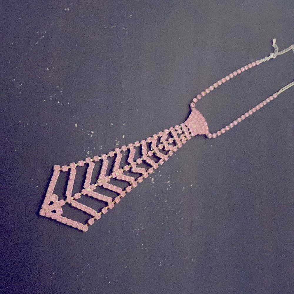 Vintage neck tie necklace. Very chic